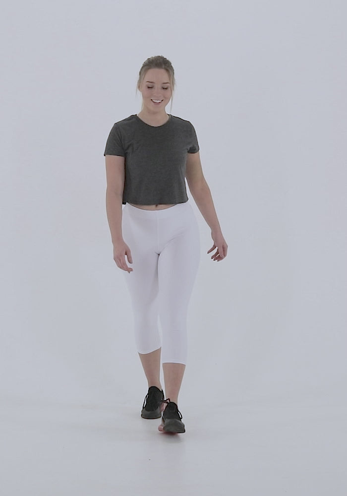 All Over Print Capri Leggings.mp4